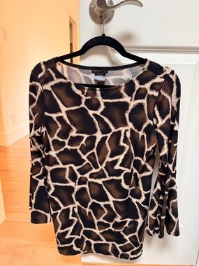 eva varro Black & Cream Giraffe-Print Long Sleeve Tee